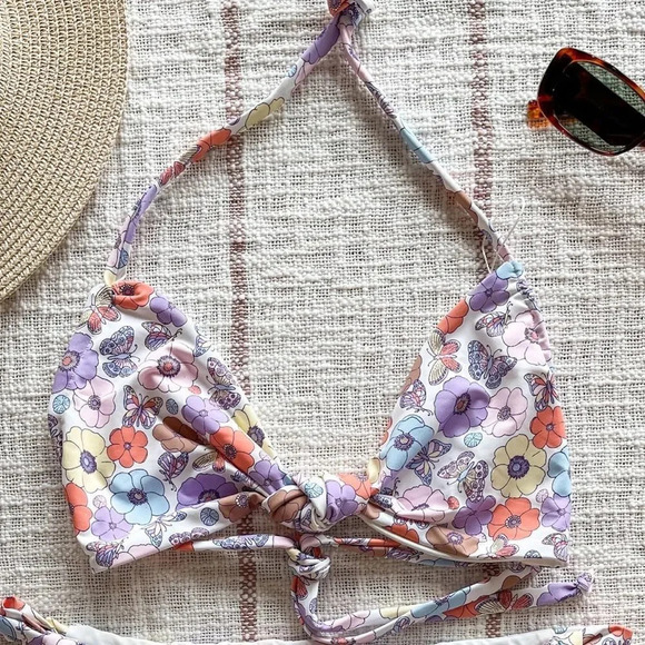 NEW! Retro Floral & Butterfly Print Knotted Halter Bikini Top - Picture 9 of 13